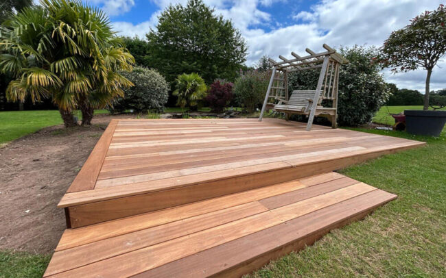 CANTILEVER PROJECTin Claverton by Thomas Fox Landscaping